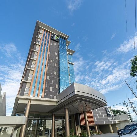 Zuri Hotel Iloilo City Exterior foto